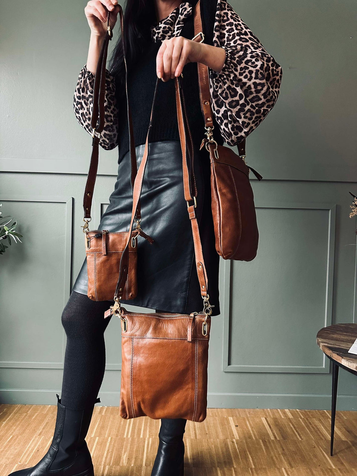 Mobilveske Gunilla walnut