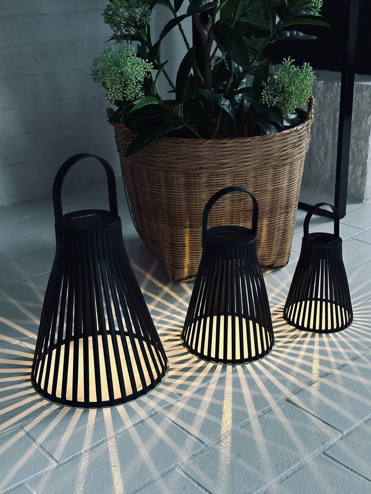 Lykt med solceller - GARDEN BLACK 18cm