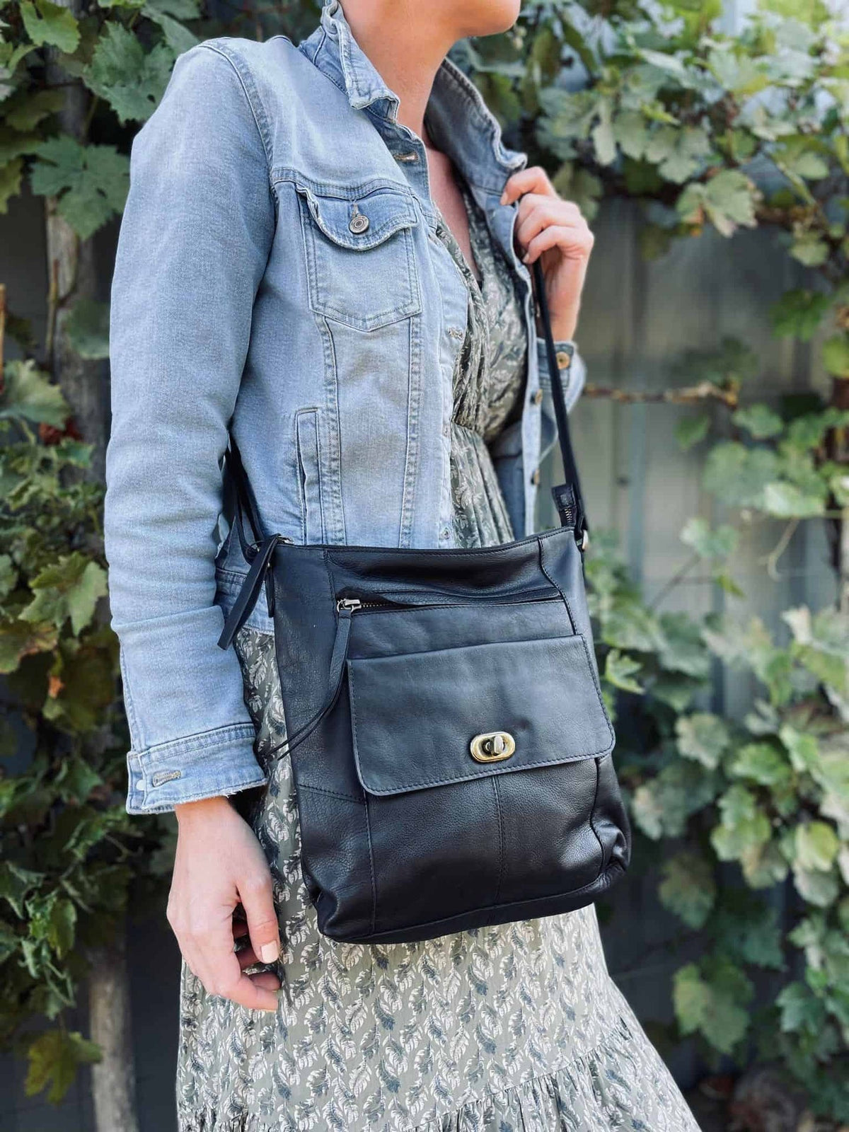 Crossbody LYNGE – Black - VIAMAJA.DK