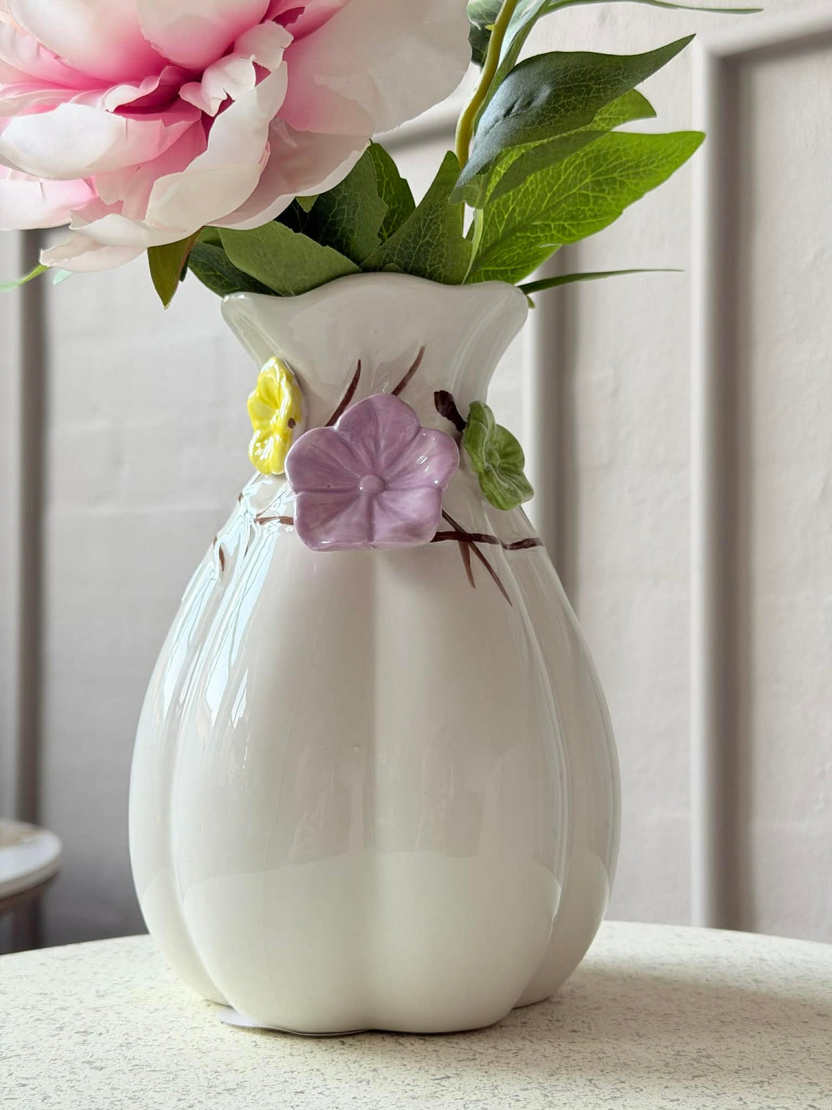 Vase med dekor - Hvit eller Grønn