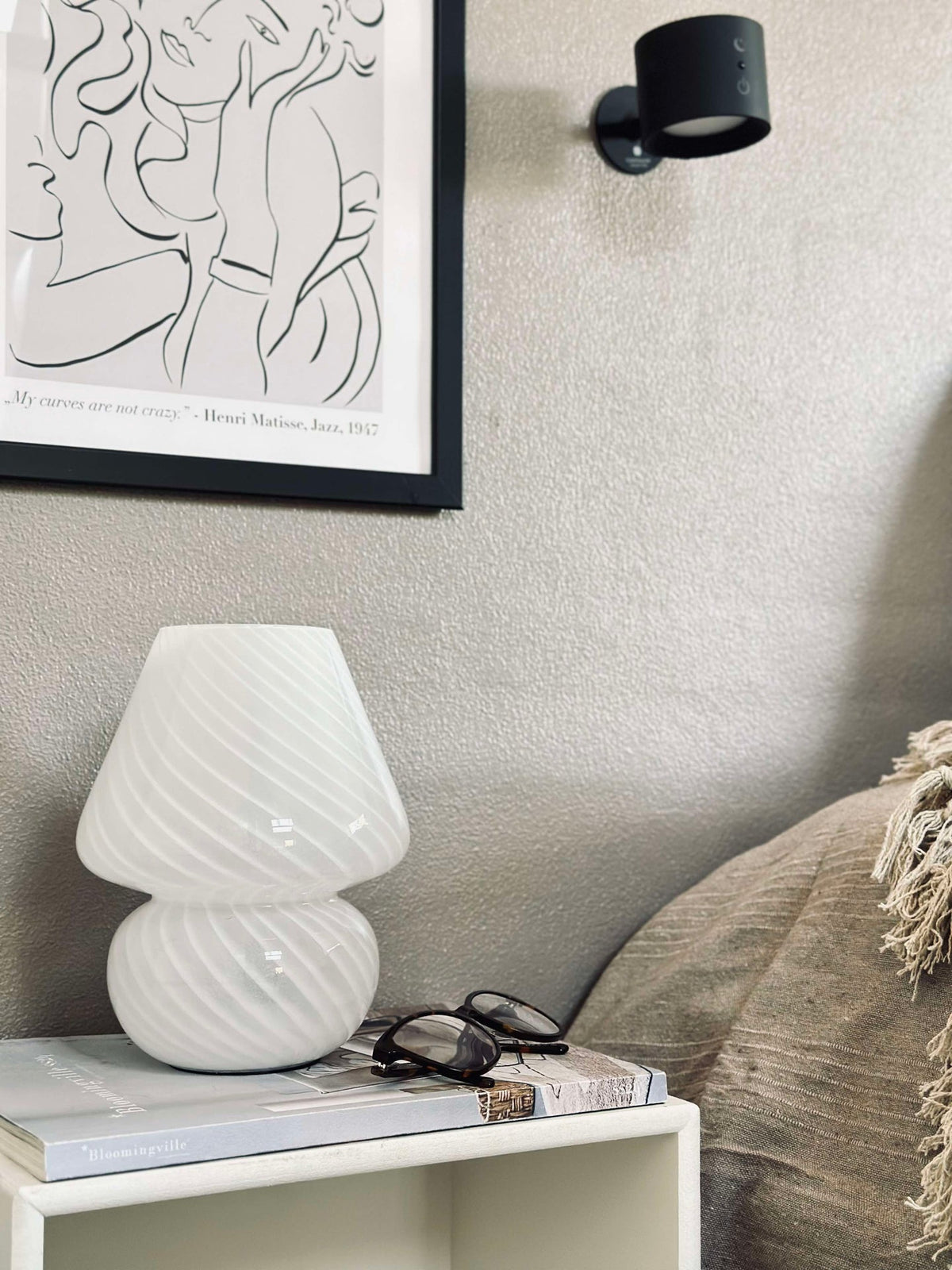 Mushroom Small – Hvitt munnblåst glass