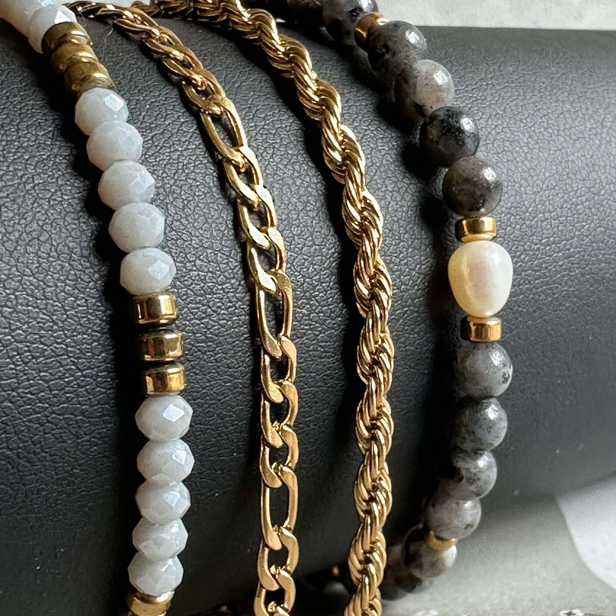 Armbånd Erika Stone - Sett med 4 armbånd