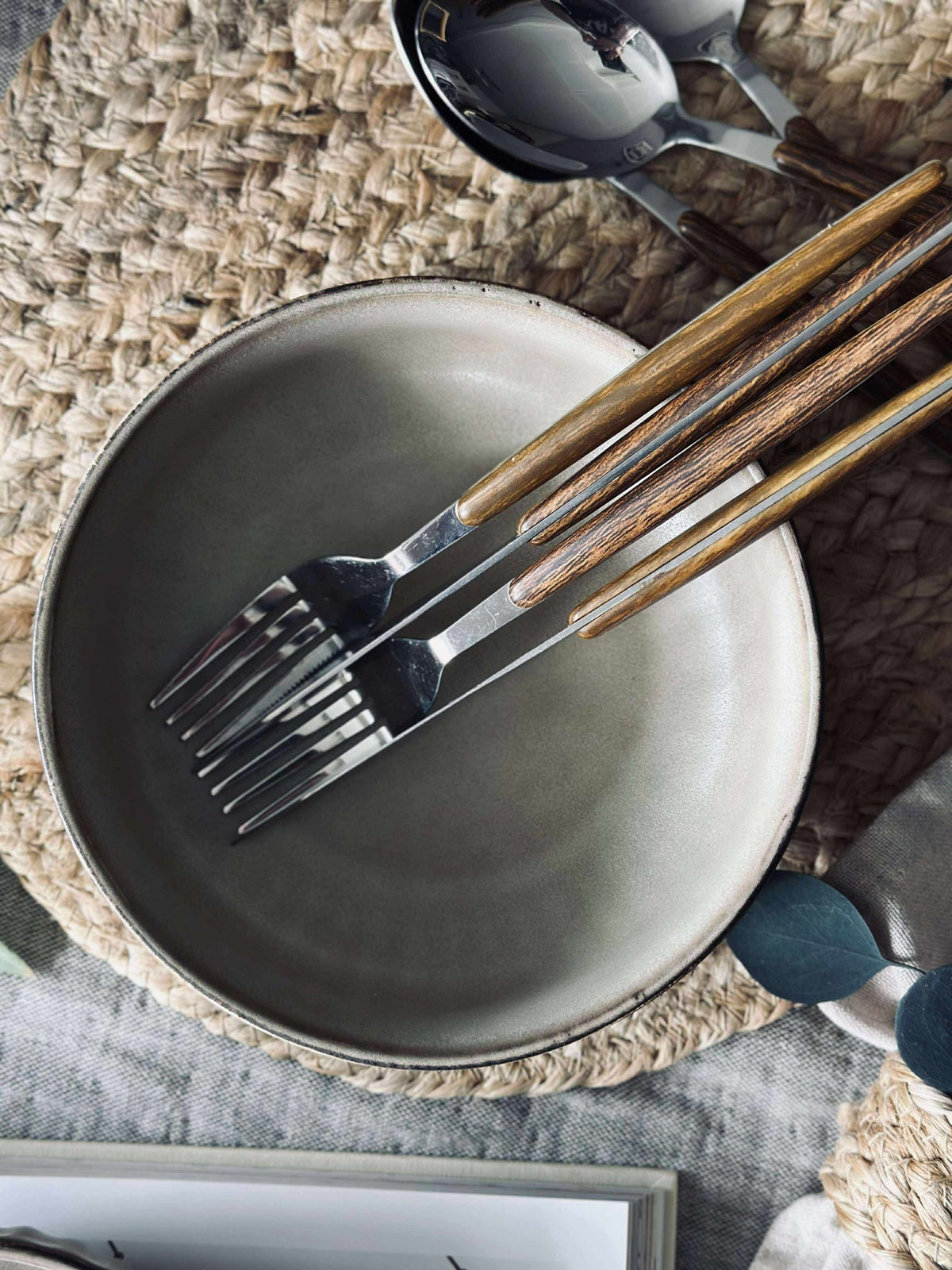 Skål VIGA stripet stentøy - Matt brun 16cm