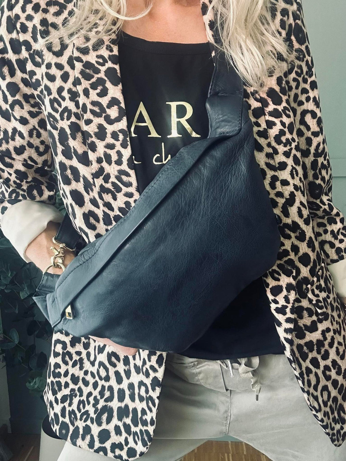 Cool Buffy Bumbag i smørmykt lær - Midnight Blue