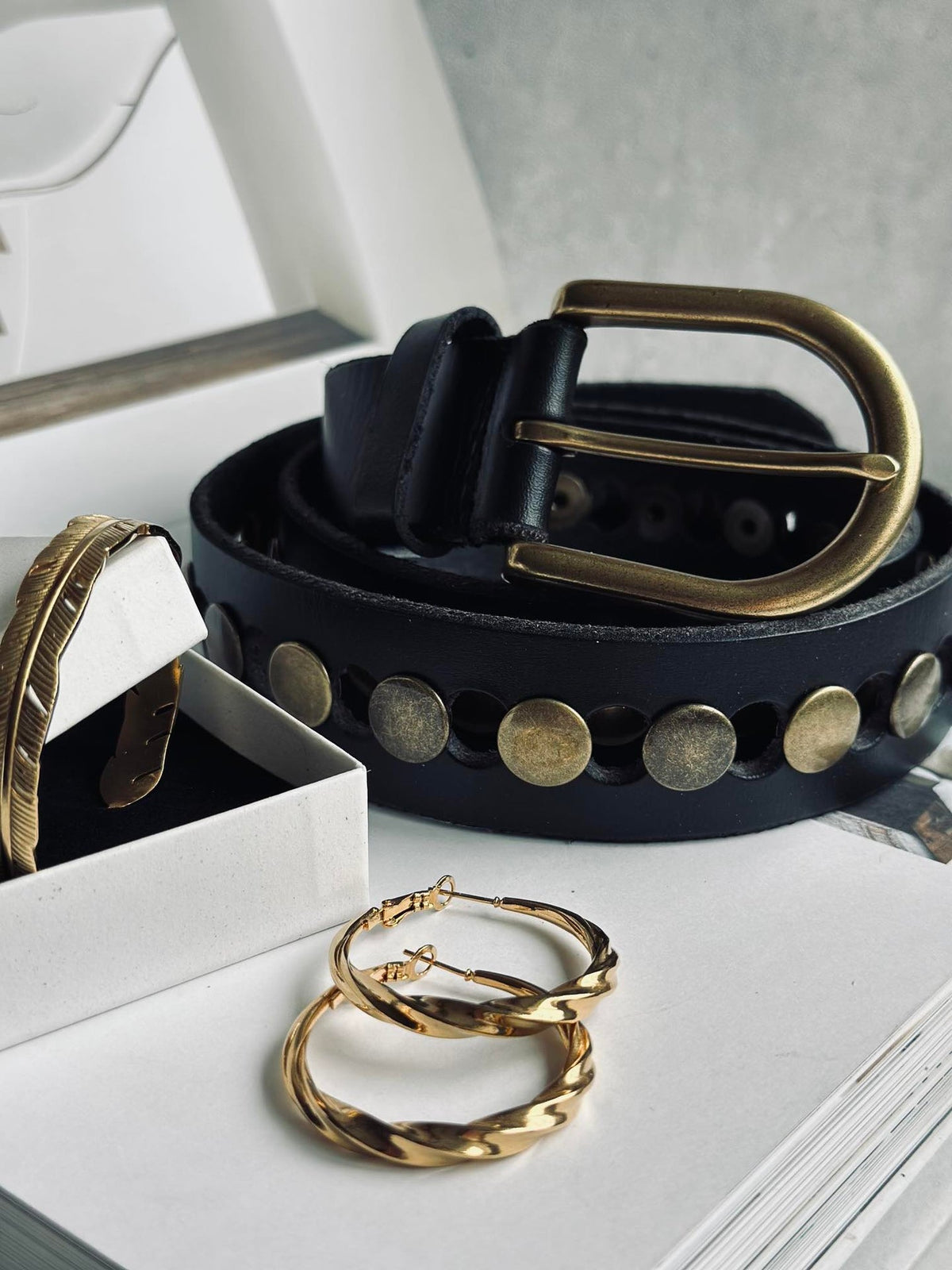 Jeansbelte dekorert med nitter - Black