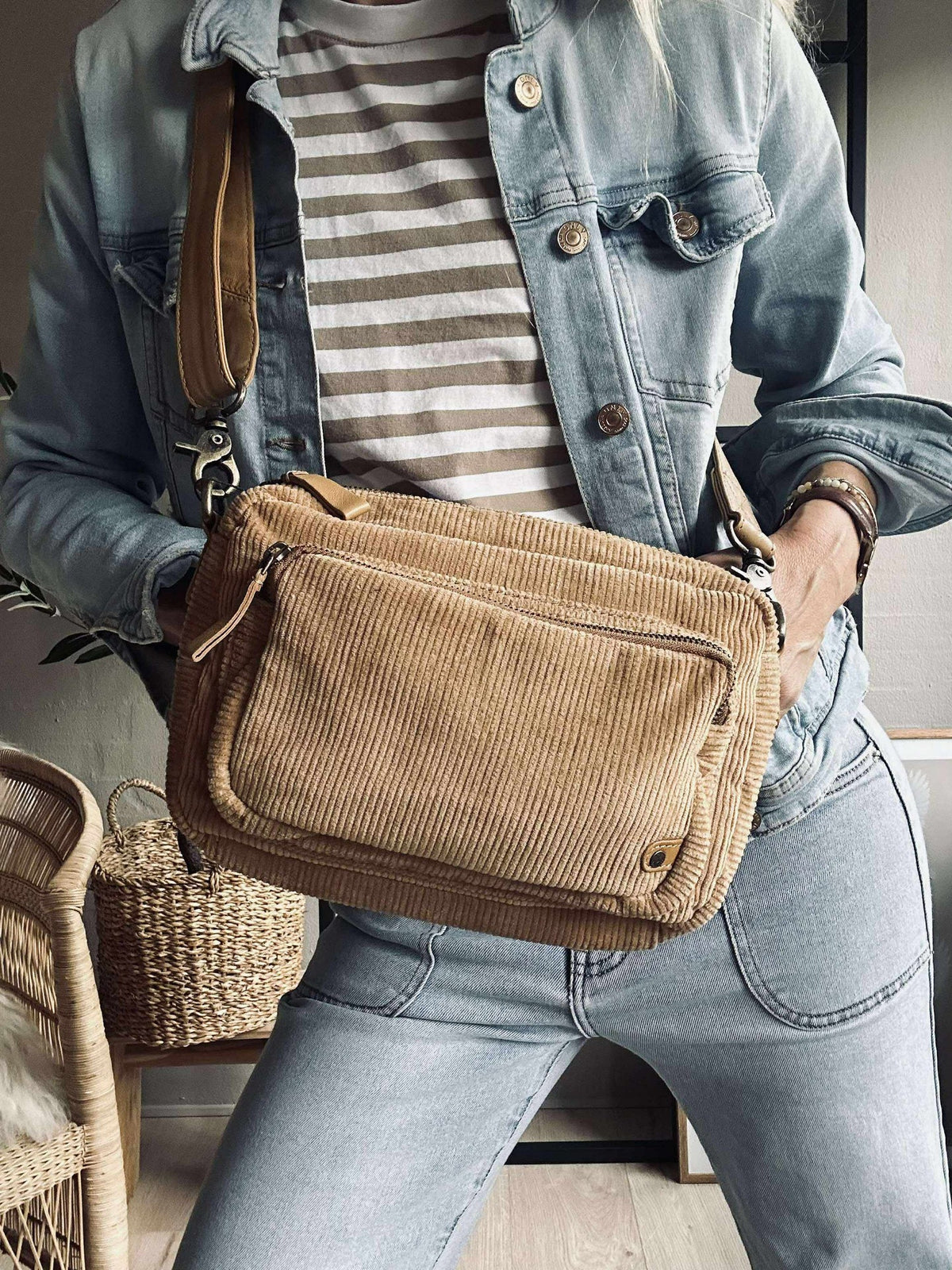 Crossbody Tan fløyel
