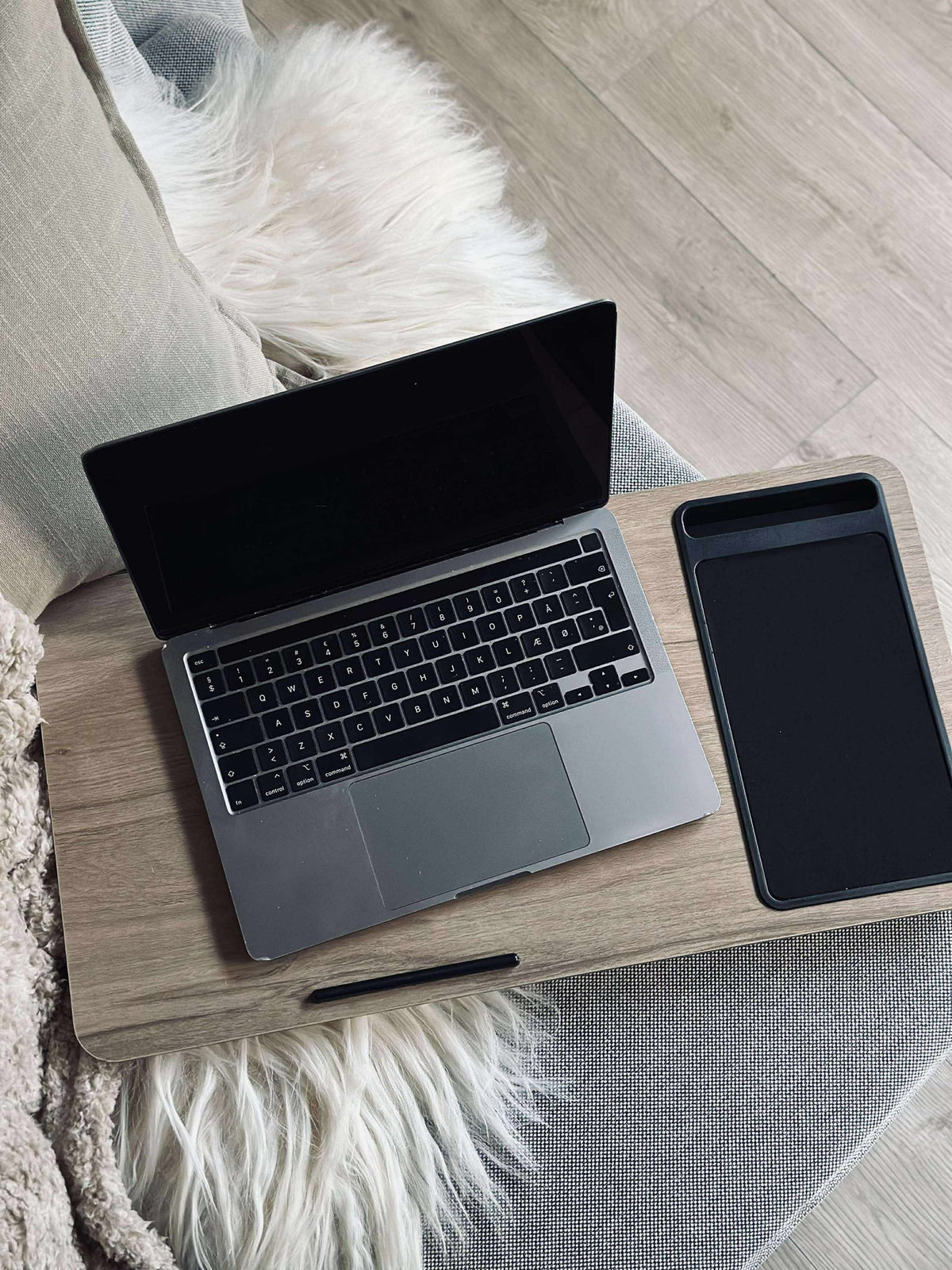 Brettbord til laptop og telefon