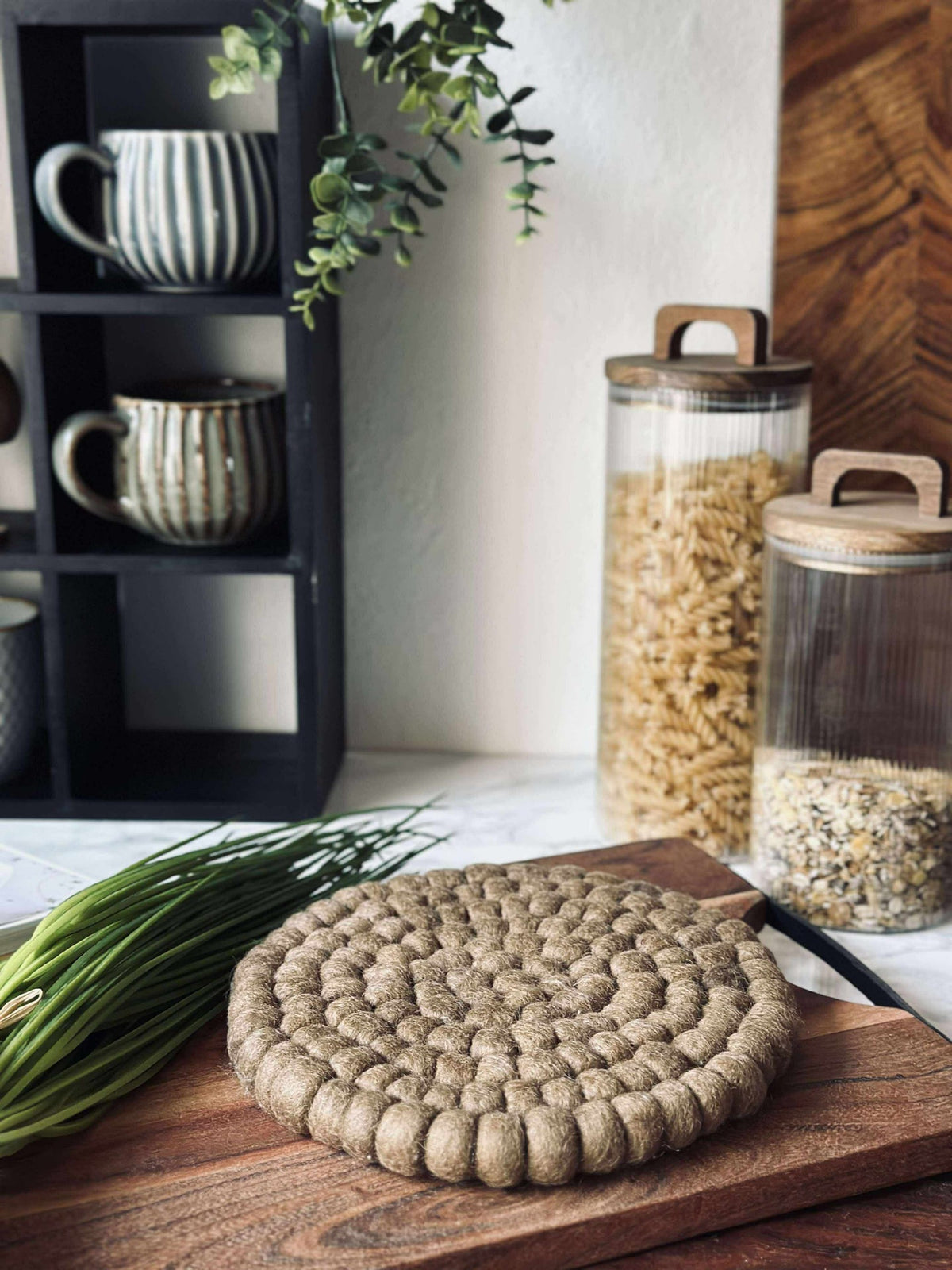 Bordskåner DOTS - Mørk sand ull