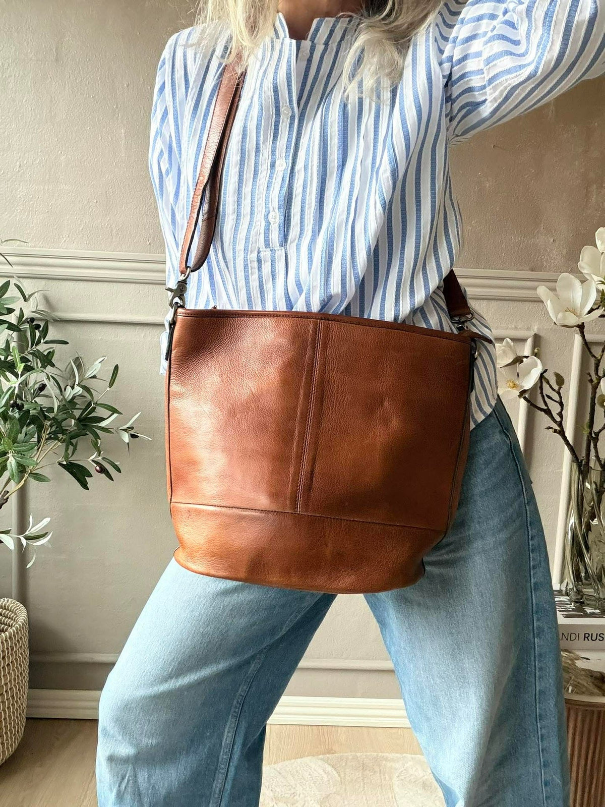 Skulderveske Nomi walnut