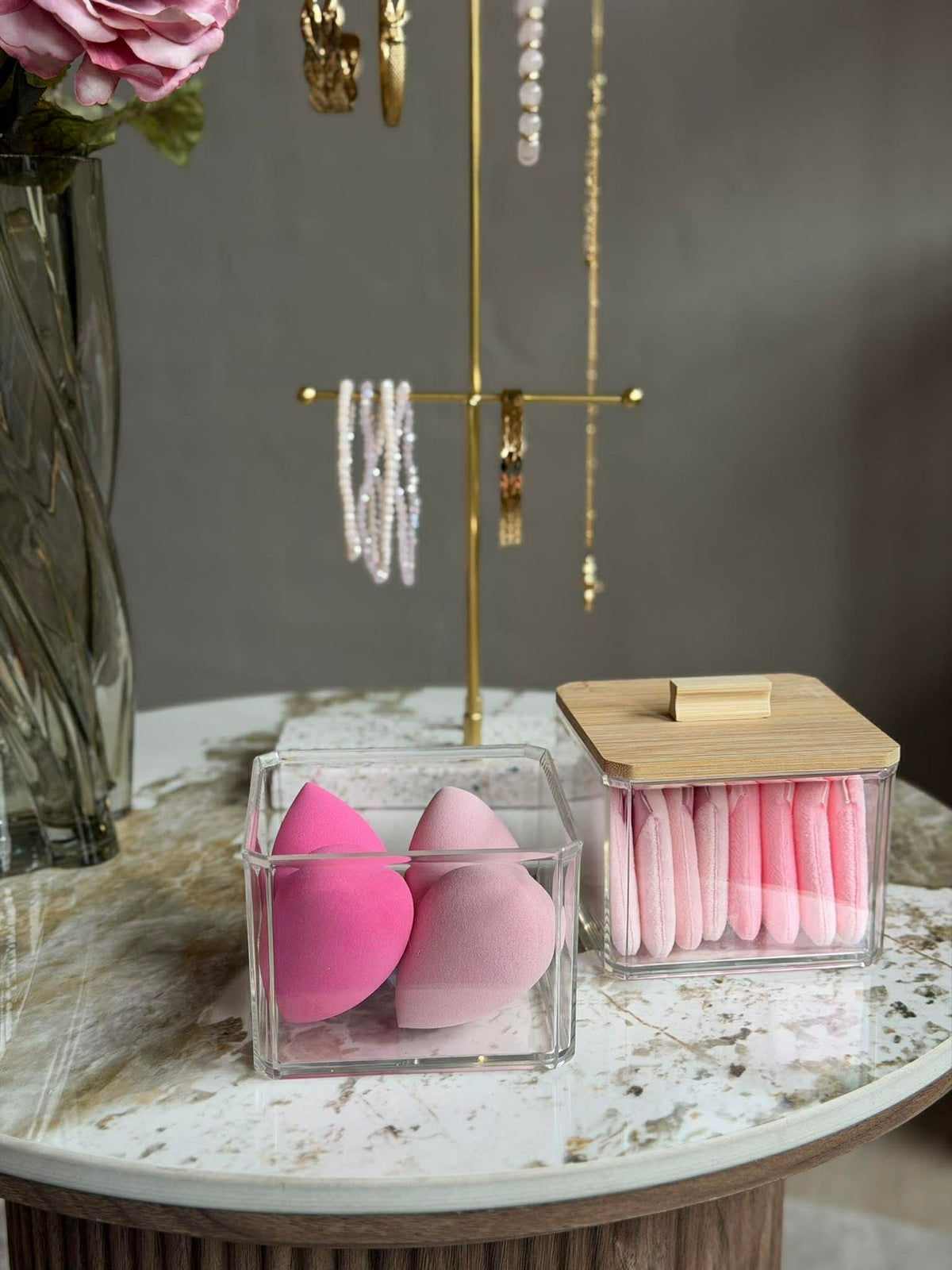 Makeup-organiser med svamper - 2 lag