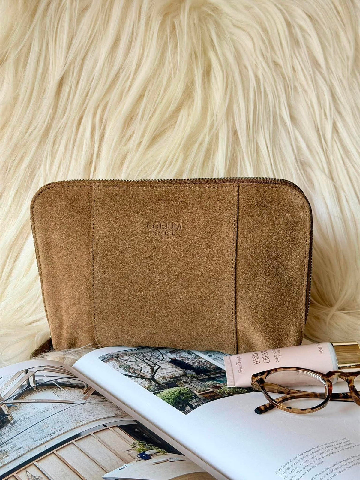 Clutch semsket skinn camel