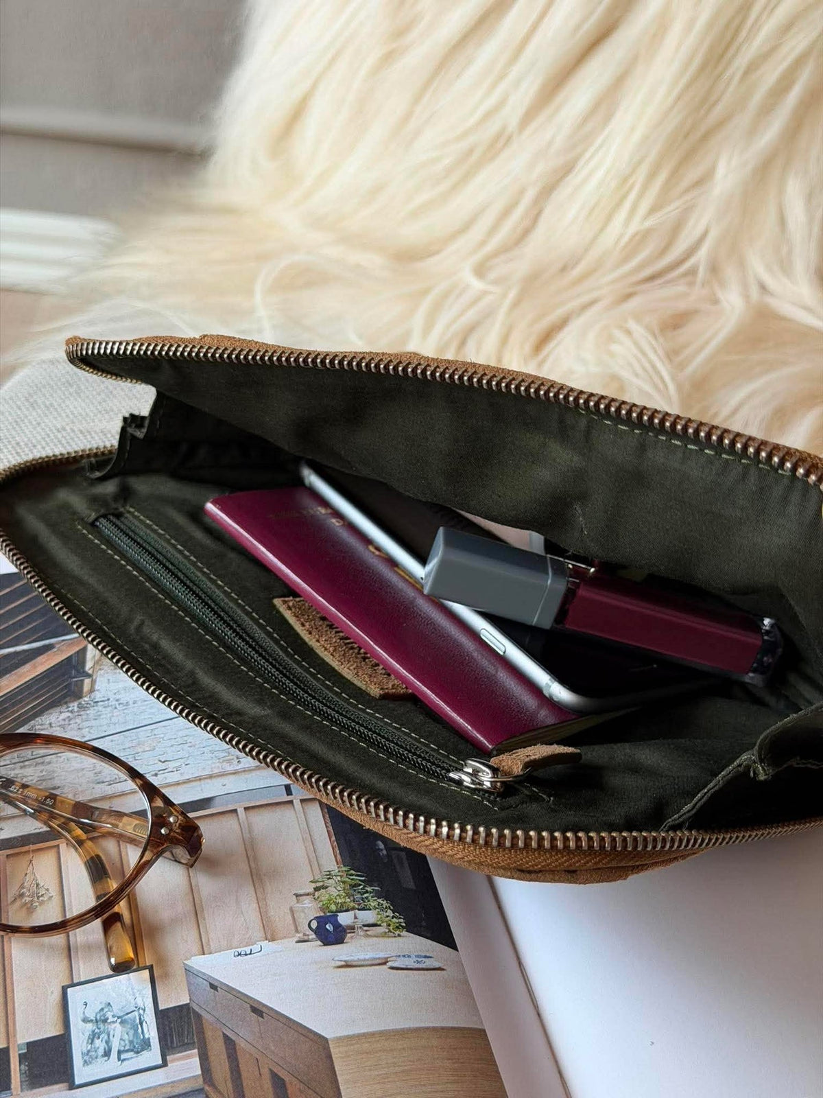 Clutch semsket skinn camel