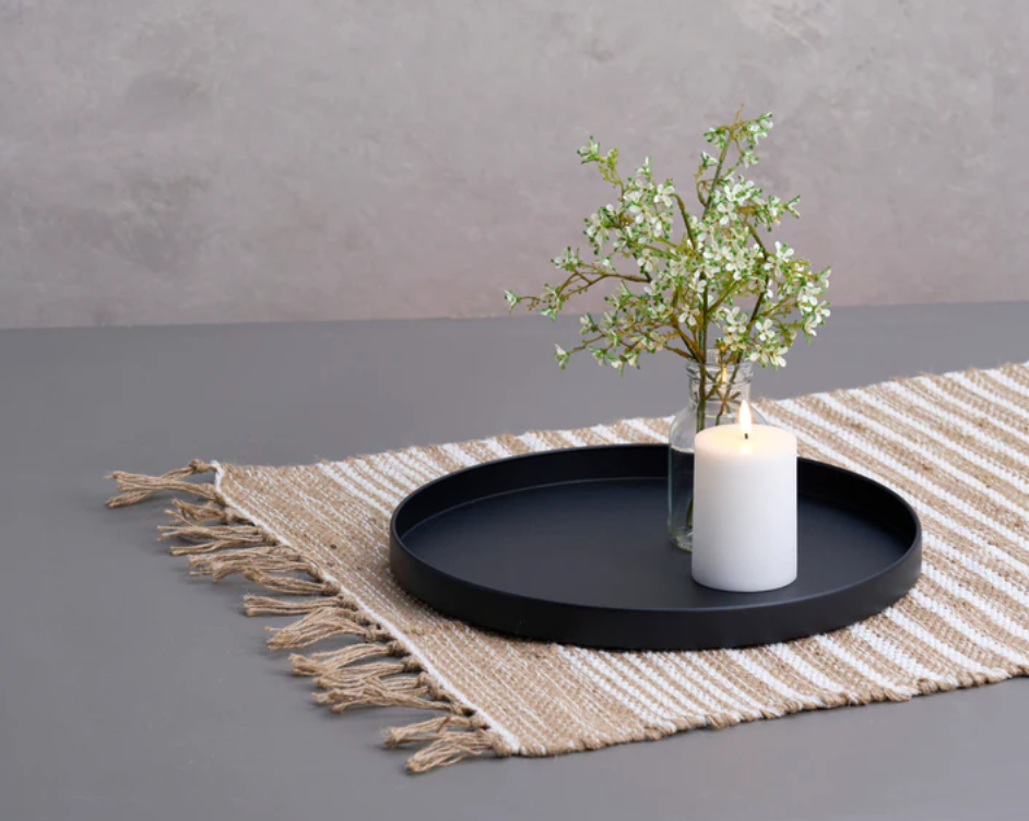 Sengebord eller sidebord i svart metall