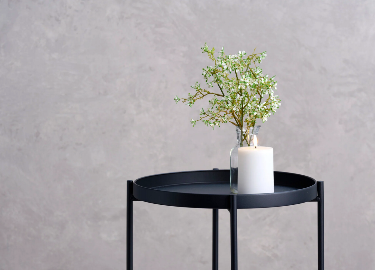 Sengebord eller sidebord i svart metall
