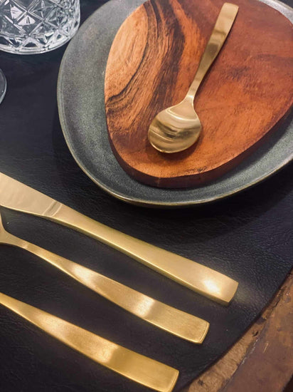 Bestik - 16 dele i æske - Guld - VIAMAJA.DK