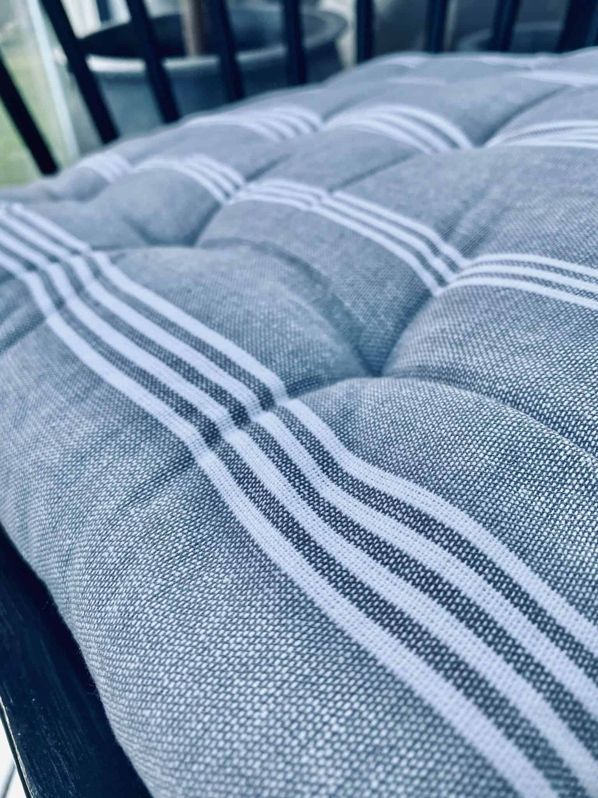 Futon hynde – Blå med hvide striber - 40×40 - VIAMAJA.DK