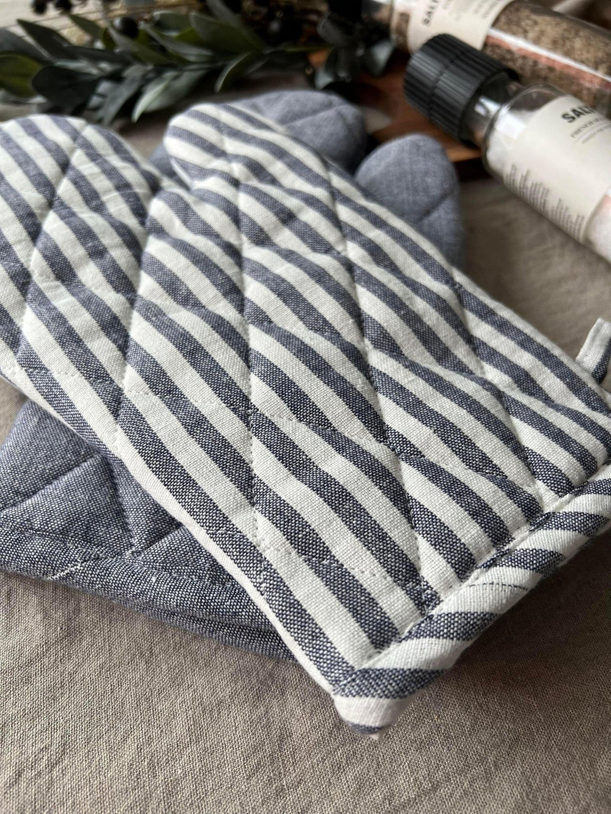 Grillhandske - Quilt blå strib - VIAMAJA.DK