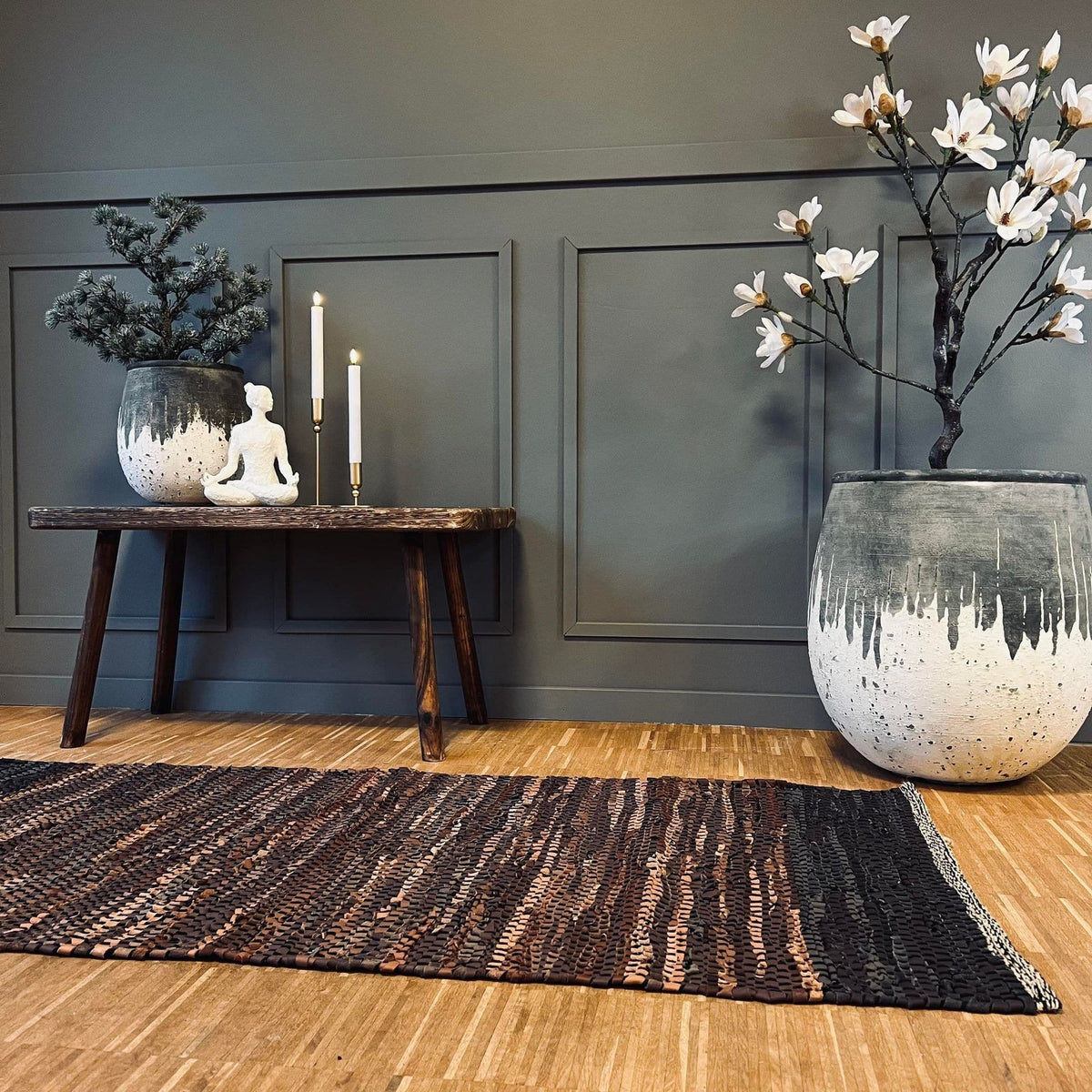 Gulvtæppe i flettet læder - Brun mix 70x140cm - VIAMAJA.DK