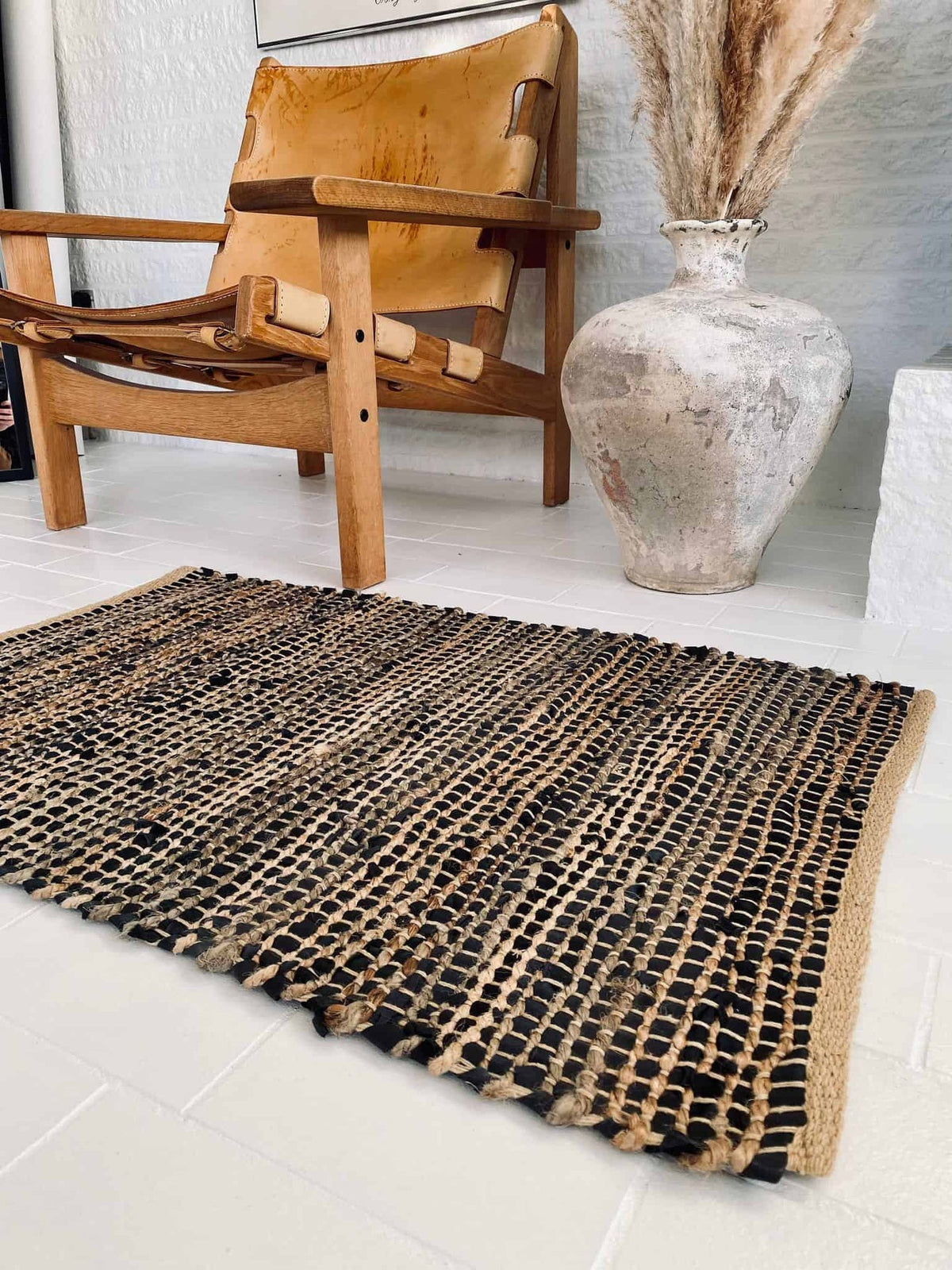 Gulvtæppe i skind og jute / bademåtte - 70x140 - VIAMAJA.DK