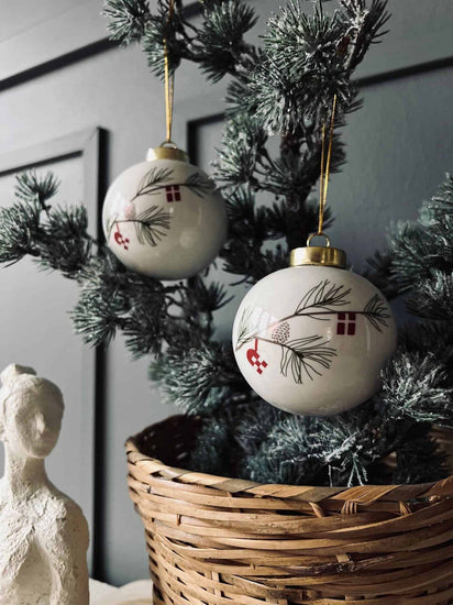 Julekugler i porcelæn - Sæt af 2 stk - VIAMAJA.DK
