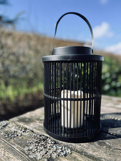 Lanterne med solceller - Black design - VIAMAJA.DK