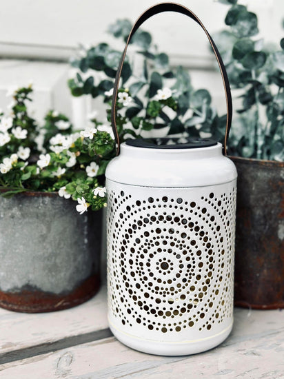 Lanterne med solceller - White metal - VIAMAJA.DK