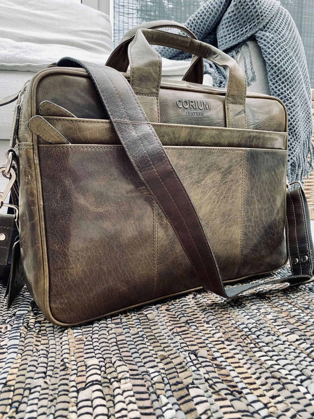 Laptop Taske MELLO – Olivien skind – - VIAMAJA.DK