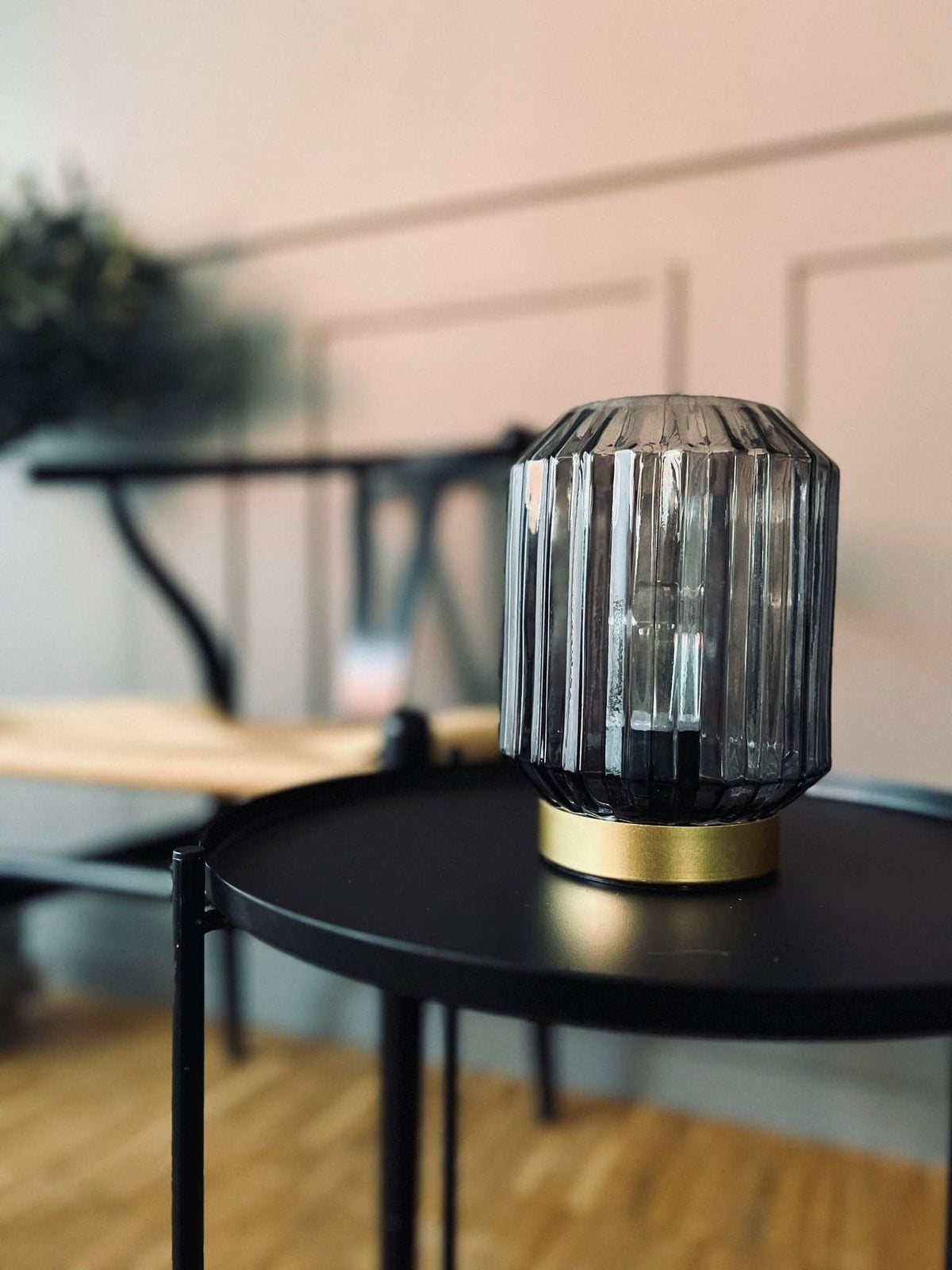 LED Lampe i røgfarvet glas - 2. Sortering - VIAMAJA.DK