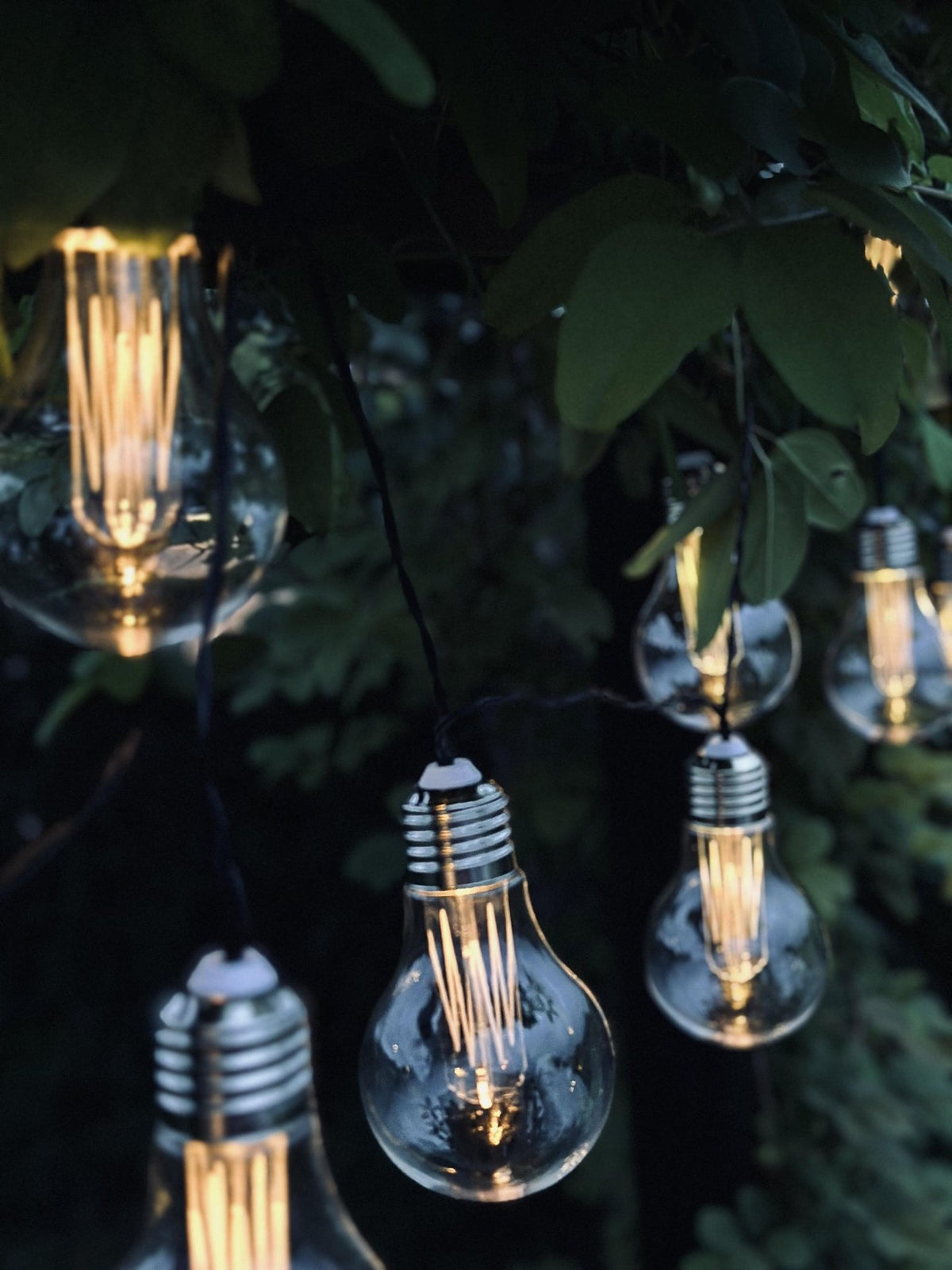 LED Lyskæde med solceller - Udendørs med 10 pære - VIAMAJA.DK