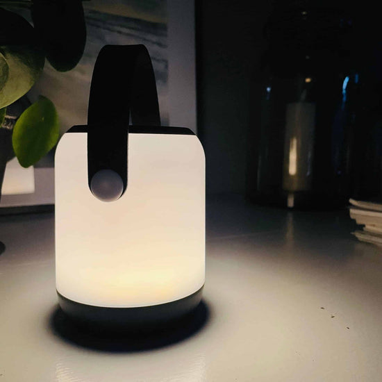 LED-berøringslykt med stropp - VIAMAJA.DK