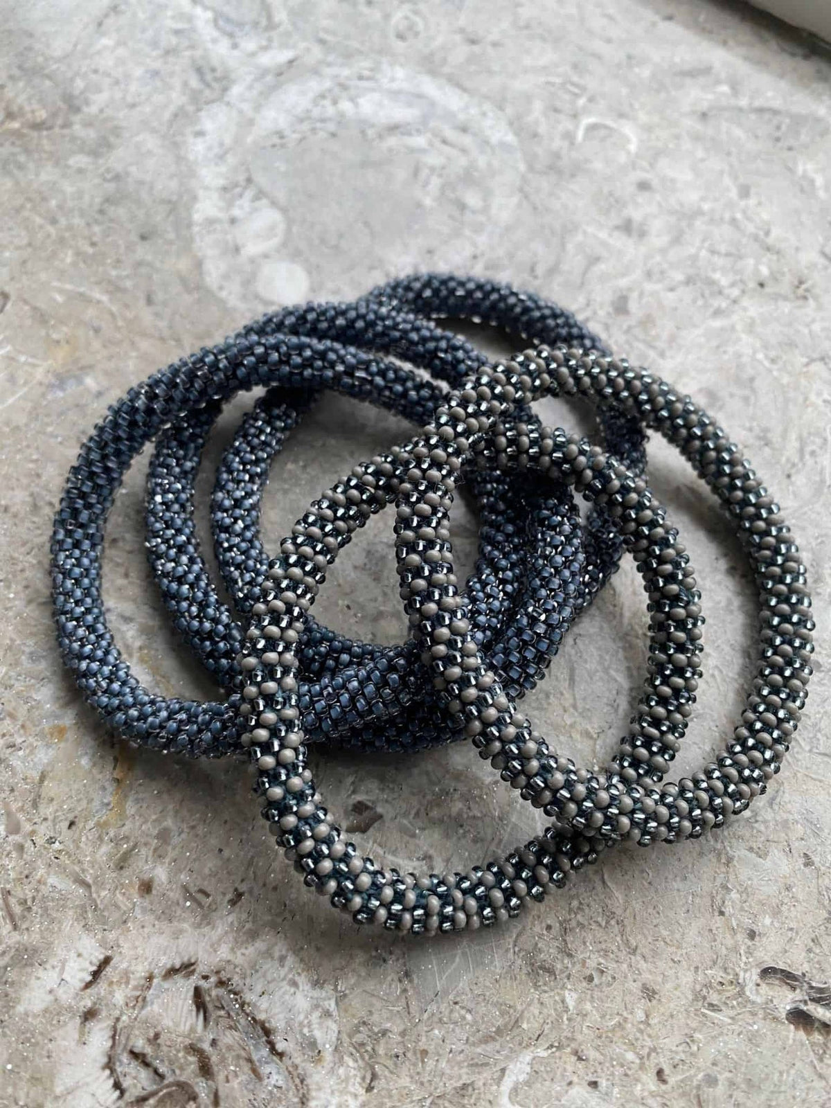 Nepal armbånd - Grey - VIAMAJA.DK