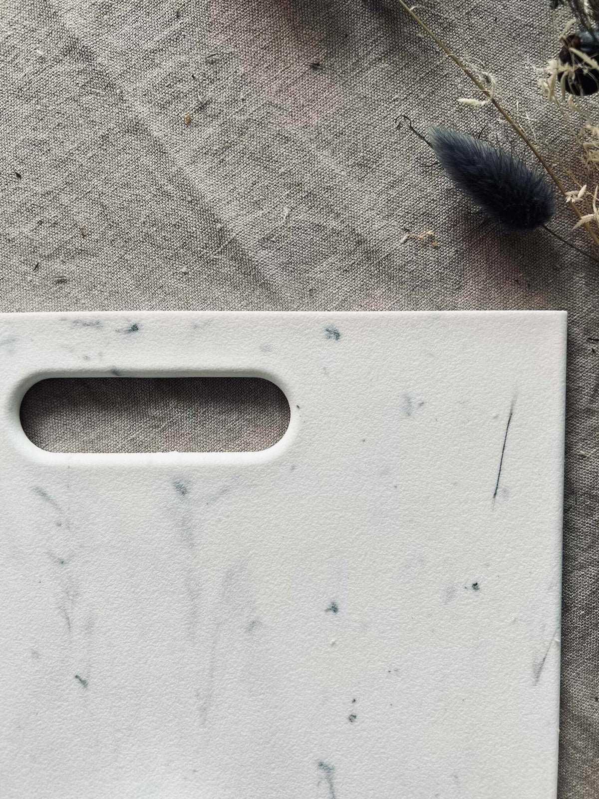 Skærebræt - Hvid marmor look 32cm - VIAMAJA.DK