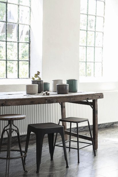 Skammel i metal - Industrielt design - VIAMAJA.DK