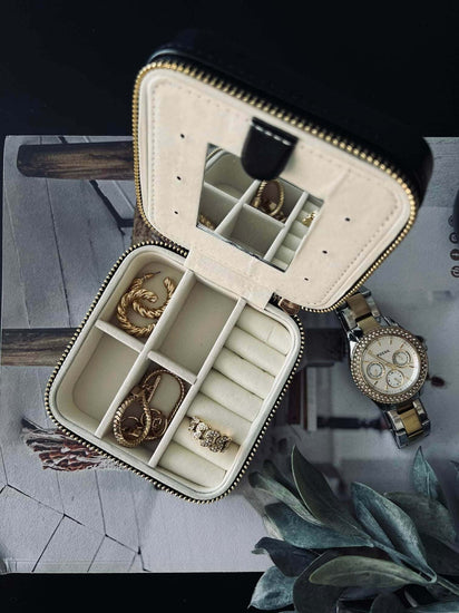 Smykkebox i sort og guld - Quilt - VIAMAJA.DK