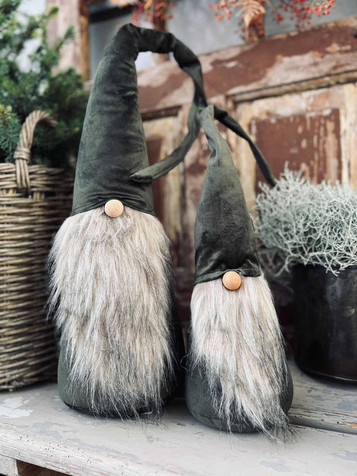 Stor Nisse med skæg - Velour 50cm - VIAMAJA.DK