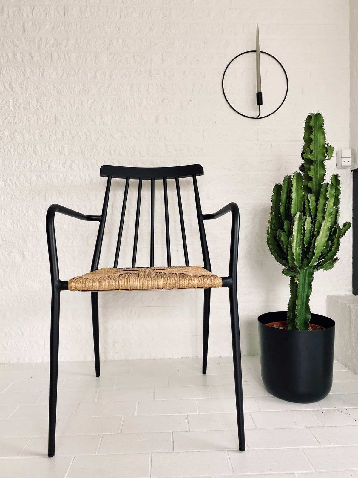 Tremmestol i sort aluminium / rattan - VIAMAJA.DK