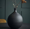 Vase i aluminium – håndlaget mønster – Stor